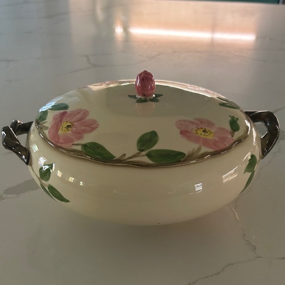Vintage 1930-1964 FRANCISCAN Desert Rose Covered Vegetable Dish EXCELLENT - Picture 1 of 5